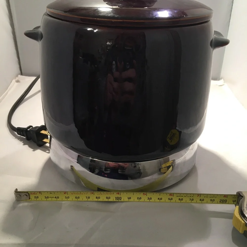 Vintage stoneware fondue pot‎